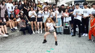 LOVELY LITTLE GIRL "DAYOON"🤗. 'KILL THIS LOVE' COVER. CUTE TOUCHING PERFORMANCE. HONGDAE BUSKING.