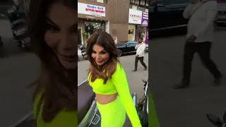 Rakhi Sawant refuses to imitate Malaika Arora's famous 'DUCK' walk #bollywood #shortsviral