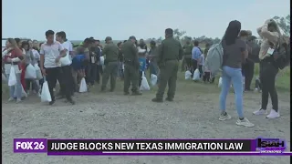 Judge blocks new Texas immigration law