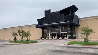 Frys Electronics in Austin Texas - Closed and Abandoned