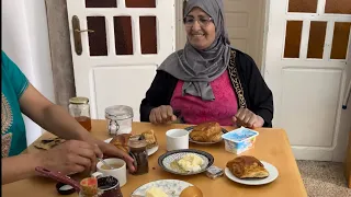 خرجت مع سمية شرينا فطور الصباح مع جوجو