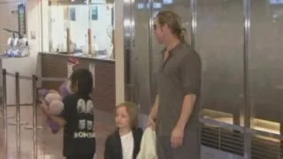 Brad Pitt and Angelina Jolie arrive with their children in Japan