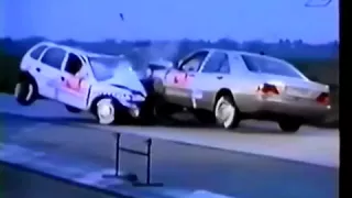 Crash test Opel Corsa vs Mercedes