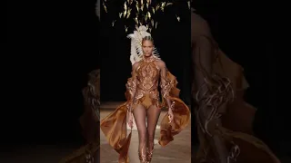 Iris van Herpen Haute Couture Collection - Autumn / Winter 2022