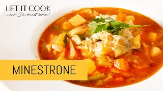 Minestrone, wahnsinnig leckere Italienische Gemüsesuppe mit Parmesan