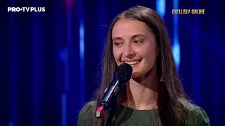 Laura Dinu a venit la Românii au talent pentru a descoperi dacă muzica este drumul ei