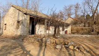 Single Woman Renovating 30-Year-Old Dilapidated House | Cleaning and Makeover