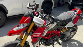 2023 Ducati Hypermotard 950 SP Gets the New Rizoma Cut Edge Bar-End Mirrors!