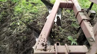 Осіння оранка ( Минитрактор Iseki). Плуг 2-25. Iseki TA 235 , ploughing field.