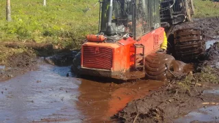 Valmet 830.1 In mud scene