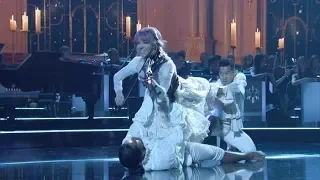 Lindsey Stirling Performs 'Carol of the Bells' at the 2018 CMA Country Christmas