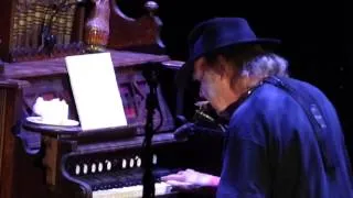 Neil Young - Mother Earth - Bridge School (October 26, 2014)