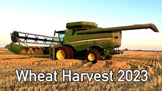 2023 Harvesting winter wheat in Illinois | John Deere S670 635FD