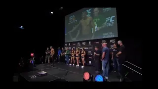 Edson Barboza vs Shane Burgos weigh in at UFC 262