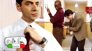 Incidente nello spogliatoio | Mr Bean: Video Divertenti | Mr Bean Italia