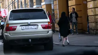 Илья Стрекаловский знакомится с девушками на BMW X5 / Пикап в центре города