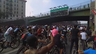 This Is What Happens When Hundreds of Bicycle Riders Block Traffic