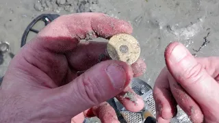 Metal Detecting A Beach South of Boston, MA