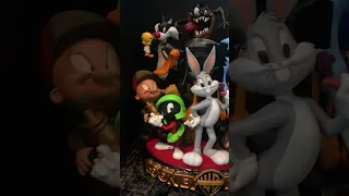 Colecionaveis Looney Tunes Vários personagens.