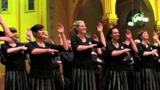 New Zealand Youth Choir Sings "Te Iwi E" In Boston [HD] - December 2, 2013