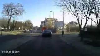 Olvasói dashcam – Így előz egy tahó az Egressy-n