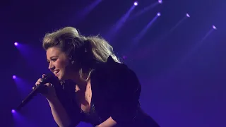 Kelly Clarkson - My Life Would Suck Without You, on 7/28/2023 at the Planet Hollywood in Las Vegas