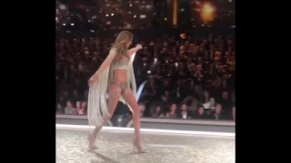 Bruno Mars  24k Magic At Victoria's Secret Fashion Show 2016 #bruno #mars