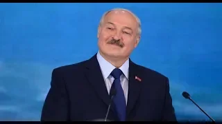 Лукашенко попробовал девушек в Витебске