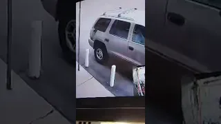 Caught on Camera: Man breaks SUV window just to be mean, Fresno CA