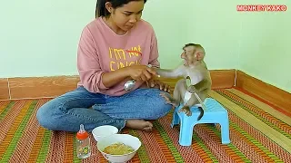 OMG!! Monkey Kako Crying Because He Cannot Wait Mom Feed Special Porridge With Vegetables