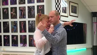 Posture of tango, step, abrazo. 1 часть 1-го урока с Эльвирой Малишевской