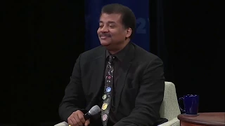 Neil DeGrasse Tyson Tells a Photon Joke, Instantly Regrets It