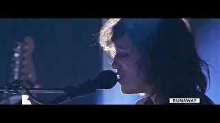 Charlotte Gainsbourg - Runaway (Live Au Théâtre Antique D'Arles) [HD]