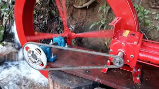 Roda d'água com  Bomba  de alta pressão