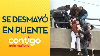 SE DESMAYÓ: Deudora habitacional se colgó en un puente