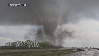 Large outbreak of severe storms, tornadoes rip through Midwest