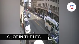 WATCH | Taxi driver comes to motorist's rescue and fires shots at armed robbers in Joburg CBD