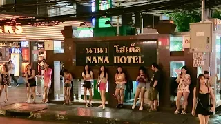 Bangkok After Midnight - So Many Freelancers!!!