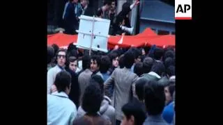 SYND 26 10 75 STUDENTS DEMONSTRATIONS IN ISTANBUL