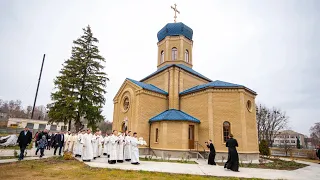 Предстоятель звершив освячення Свято-Михайлівського храму у селі Барахти