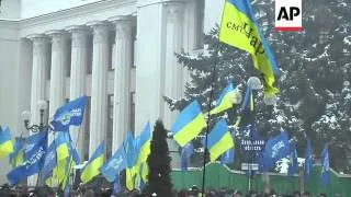 Pro-Yanukovych rally outside parliament as special session repeals anti-protest laws