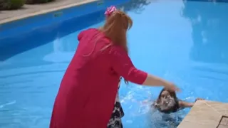 ,,Eu te-am facut eu te omor’’Nuti o arunca pe Andreea in piscina