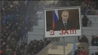 "Левада-центр": Путин победит в первом туре