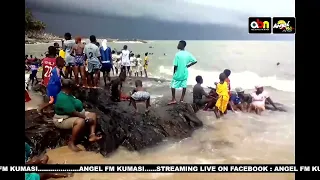 Is this SP!RITUAL? Man wäshed äwãy while $hittîñg in the sea at Anomabo