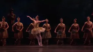 LA BAYADÈRE - Gamzatti Variation - Act 2 (Natalia Osipova - Royal Ballet)