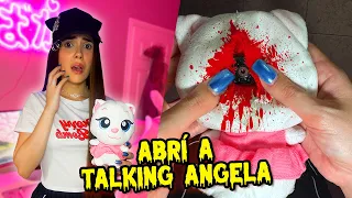 ENCONTRÉ una CÁMARA ESPÍA dentro de Talking Angela💀😰 | Ani Cat😻