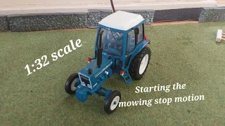 Starting the mowing! l 1:32 scale stop motion