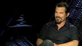 Josh Brolin on playing a young Tommy Lee Jones