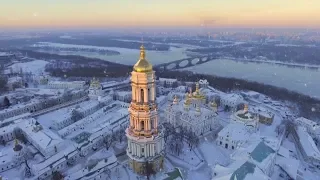 Прямая трансляция Рождественской Божественной литургии в Свято-Успенской Киево-Печерской лавре