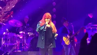 Wynonna Judd with Ashley Judd, Brandi Carlile and Naomi Judd - Love Can Build a Bridge - Toledo, OH